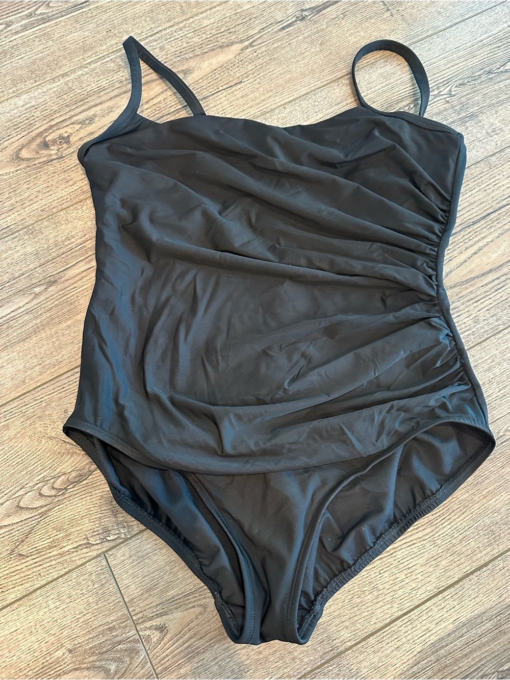 Miraclesuit Classic Black One-Piece Swimsuit with Ruched Side Size 16